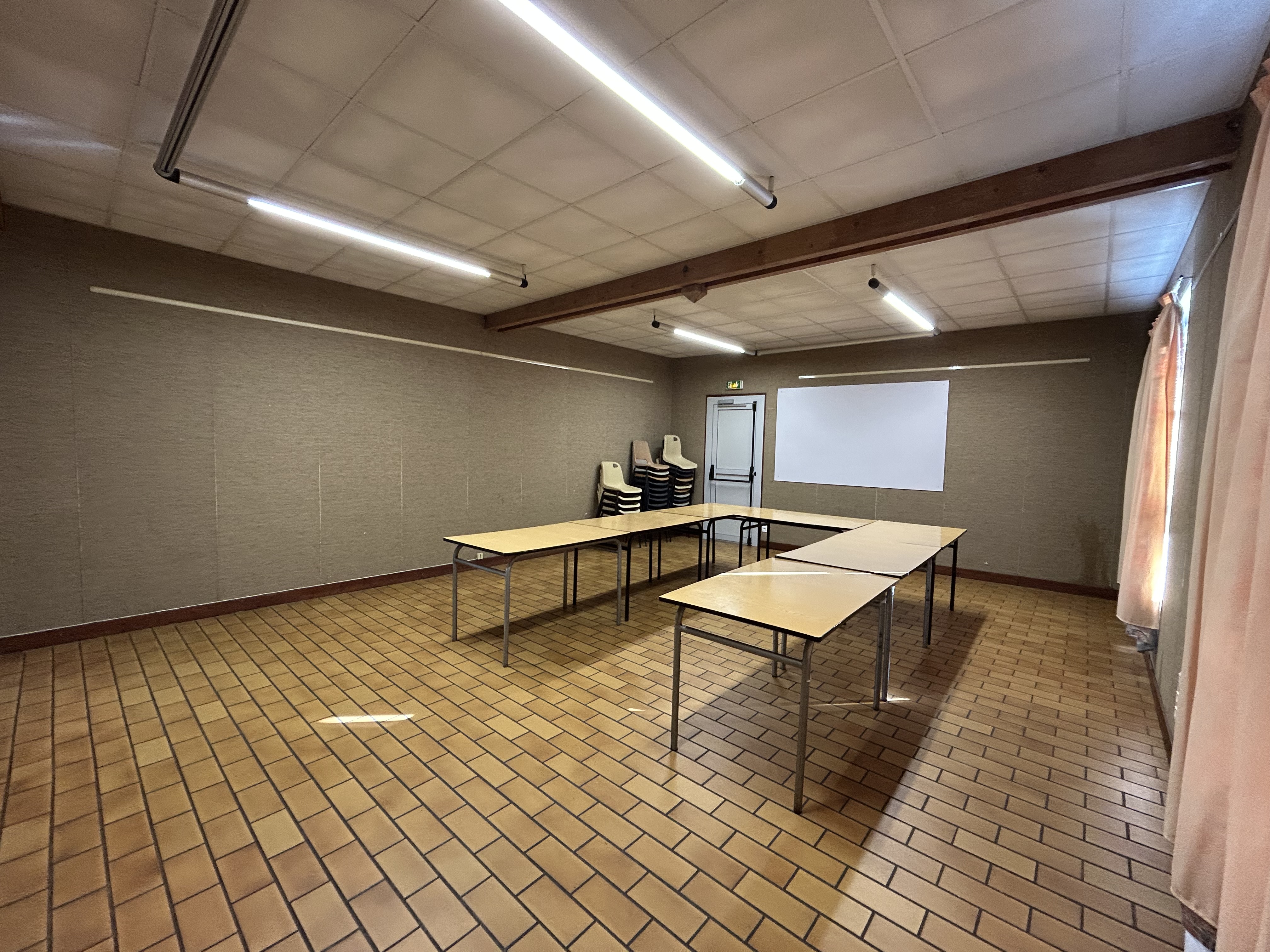 Petite salle du CLÉ 26B Petite salle 26B
