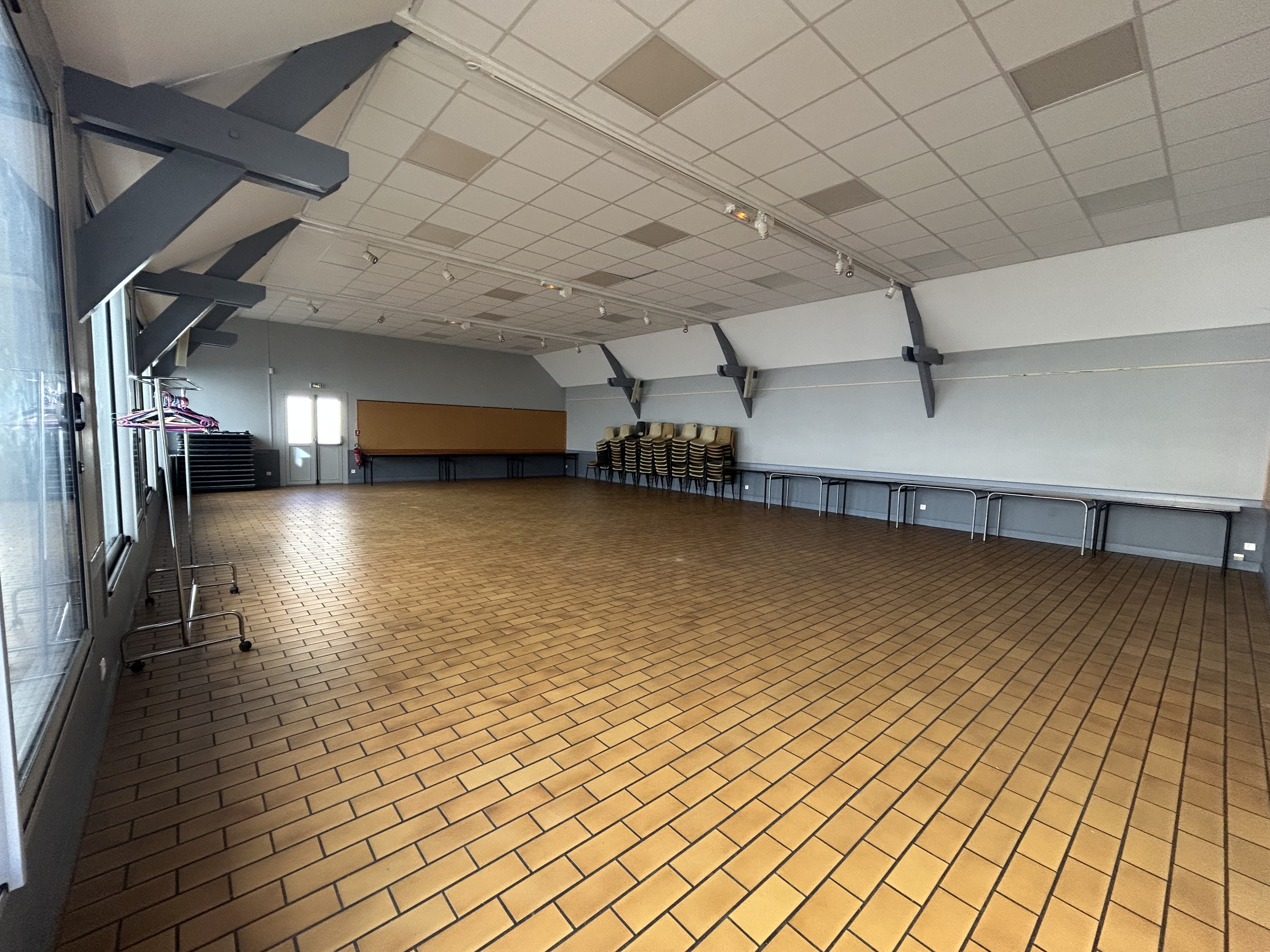 Grande salle du CLÉ Grande salle du CLÉ